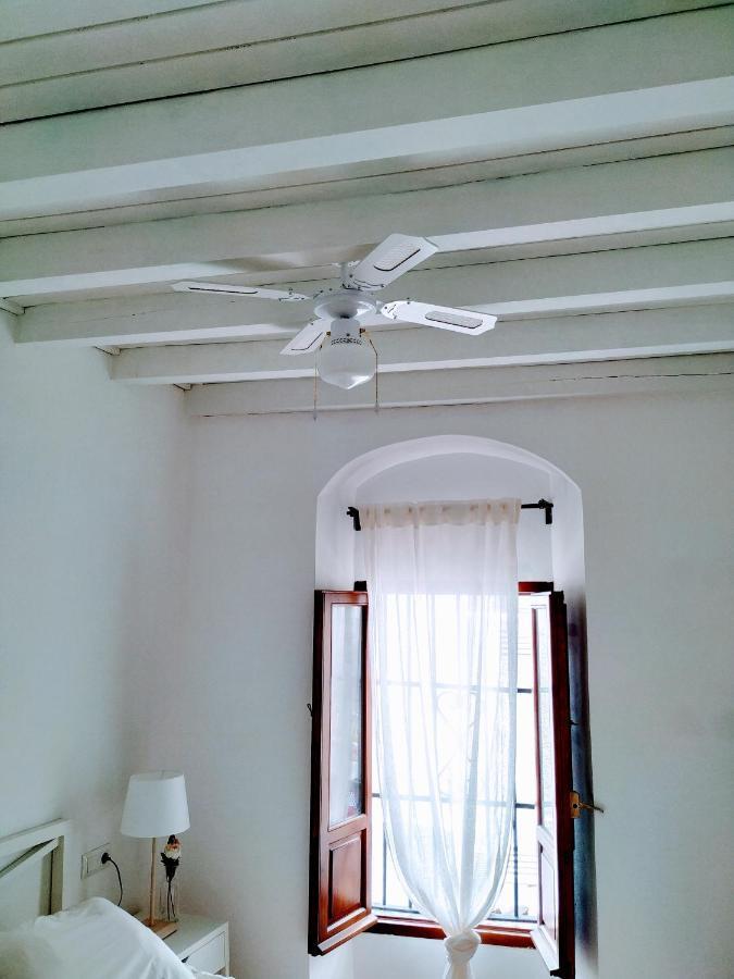 Carola Guesthouse Tarifa Bagian luar foto